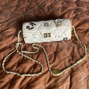 Cute bag with Designer touches! Classy and chic! Soft nude pink quilted channel